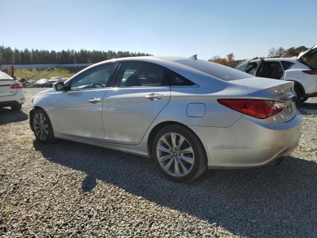 5NPEC4AC7DH650076 - 2013 HYUNDAI SONATA SE SILVER photo 2