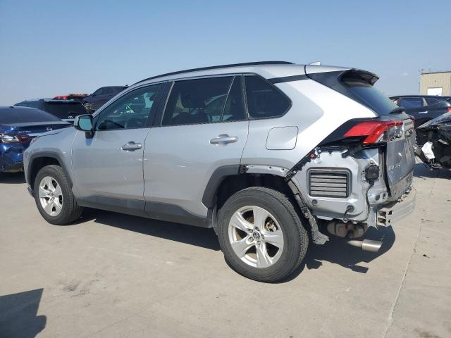 2T3W1RFV4MC099262 - 2021 TOYOTA RAV4 XLE SILVER photo 2