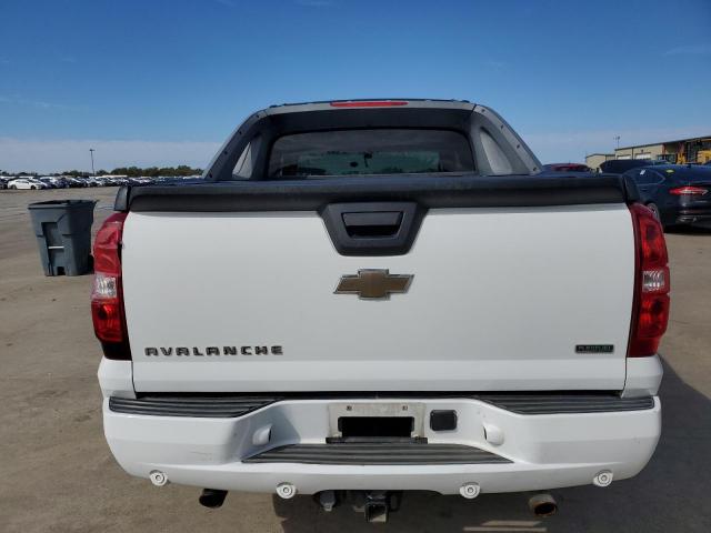 3GNTKFE32BG399769 - 2011 CHEVROLET AVALANCHE LT WHITE photo 6