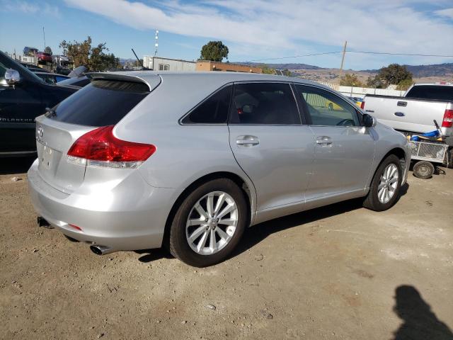 4T3ZA3BB4AU030975 - 2010 TOYOTA VENZA SILVER photo 3