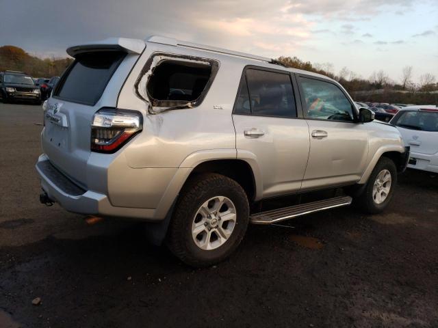 JTEBU5JR7G5315295 - 2016 TOYOTA 4RUNNER SR5/SR5 PREMIUM 银色 照片 3