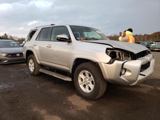 JTEBU5JR7G5315295 - 2016 TOYOTA 4RUNNER SR5/SR5 PREMIUM 银色 照片 4