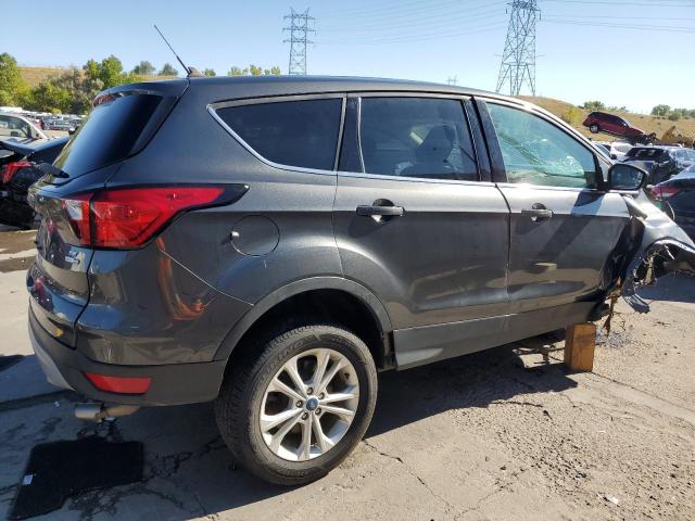 1FMCU9GD3KUA19373 - 2019 FORD ESCAPE SE GRAY photo 3