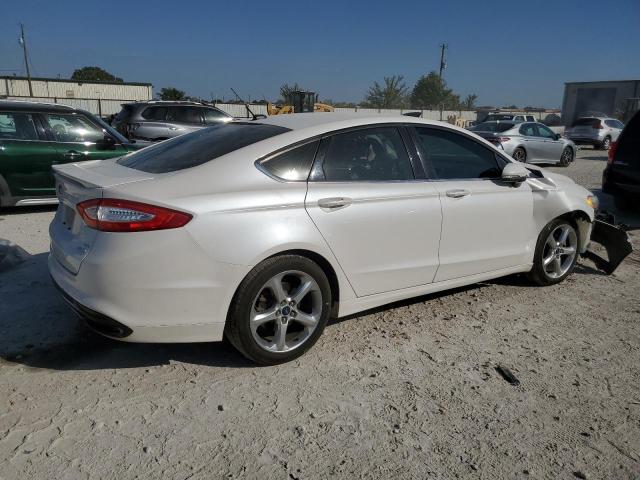 3FA6P0H96FR104158 - 2015 FORD FUSION SE WHITE photo 3