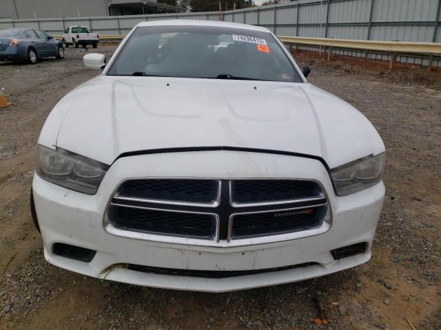 2C3CDXBG5DH546139 - 2013 DODGE CHARGER SE WHITE photo 5