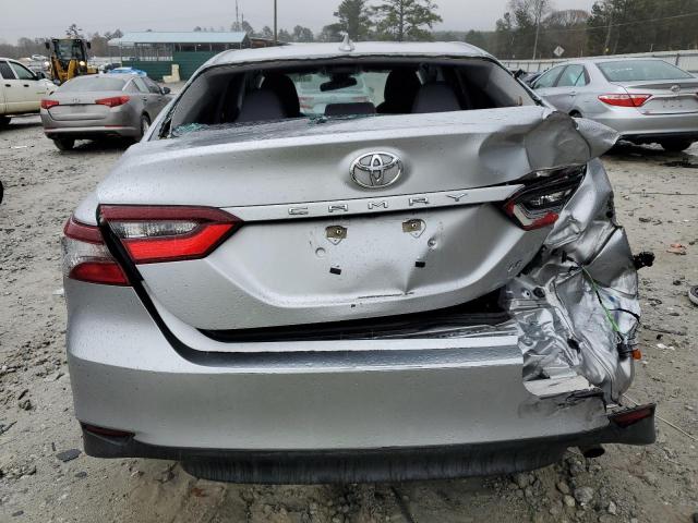 4T1C11AK3MU598465 - 2021 TOYOTA CAMRY LE SILVER photo 6