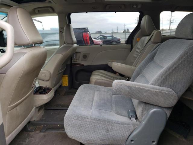 5TDDK3DC0CS032093 - 2012 TOYOTA SIENNA XLE GRAY photo 11