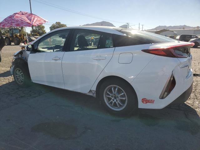 JTDKARFP9J3079957 - 2018 TOYOTA PRIUS PRIM თეთრი ფოტო 2