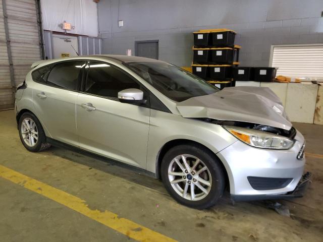 1FADP3K29HL293572 - 2017 FORD FOCUS SE SILVER photo 4