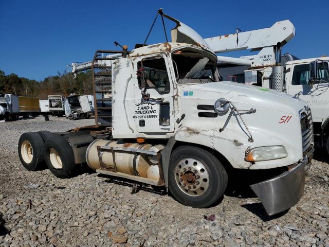 1M1AK06Y07N022931 - 2007 MACK 600 CXN600 WHITE photo 1