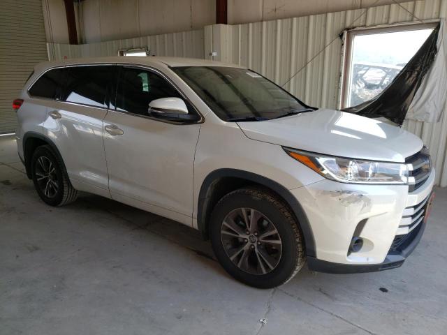 5TDZARFHXJS033737 - 2018 TOYOTA HIGHLANDER LE WHITE photo 4