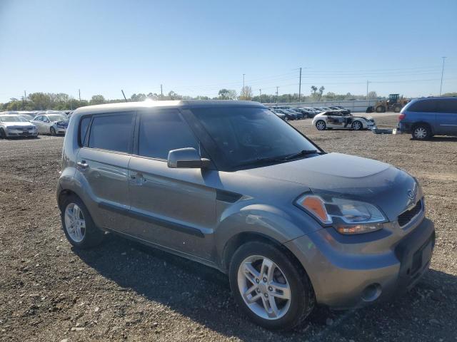 KNDJT2A22B7216238 - 2011 KIA SOUL + SILVER photo 4