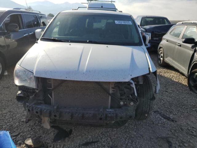 2C4RC1BG9GR198382 - 2016 CHRYSLER TOWN & COU TOURING WHITE photo 5