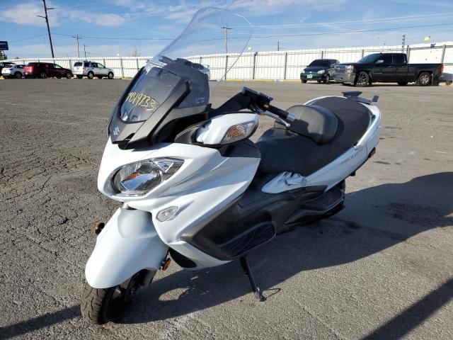 JS1CP51B0D2100576 - 2013 SUZUKI AN650 A WHITE photo 2