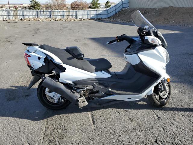 JS1CP51B0D2100576 - 2013 SUZUKI AN650 A WHITE photo 9