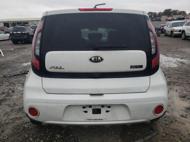 KNDJP3A57J7612314 - 2018 KIA SOUL + WHITE photo 6