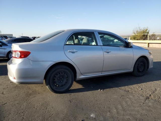 5YFBU4EE3DP120816 - 2013 TOYOTA COROLLA BASE SILVER photo 3