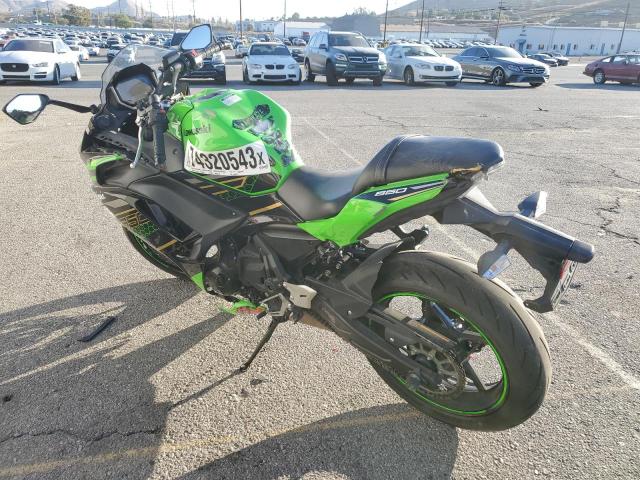 ML5EXEM10LDA07980 - 2020 KAWASAKI EX650 M GREEN photo 3