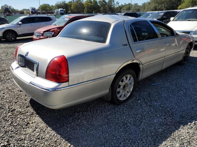 2LNBL8CV8AX614461 - 2010 LINCOLN TOWN CAR SIGNATURE LIMITED SILVER photo 3