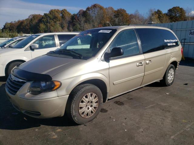 2A4GP44RX6R697356 - 2006 CHRYSLER TOWN & COU LX GOLD photo 1