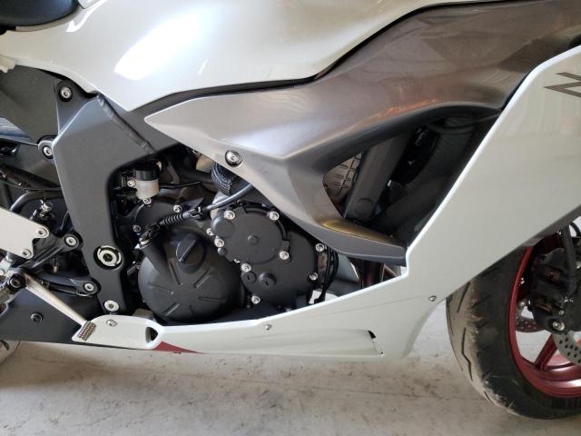 JKBZXJK16RA001066 - 2024 KAWASAKI ZX636 K WHITE photo 7