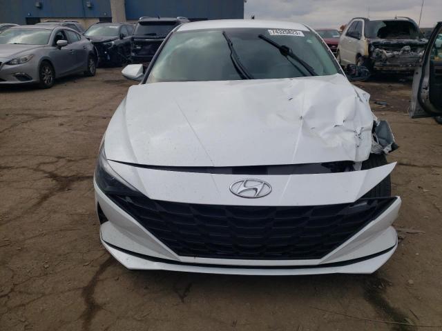 5NPLL4AG0MH014917 - 2021 HYUNDAI ELANTRA SE WHITE photo 5