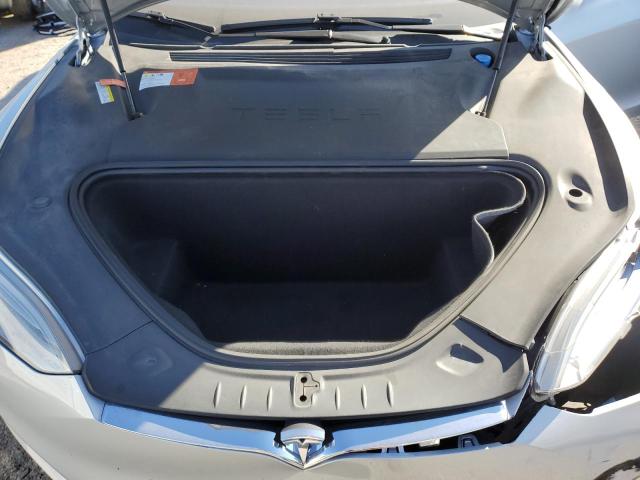 5YJSA1E43GF139431 - 2016 TESLA MODEL S SILVER photo 11