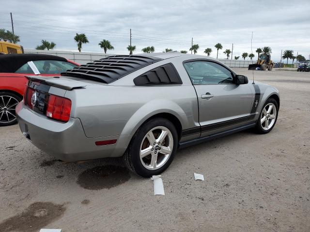 1ZVHT80NX85168020 - 2008 FORD MUSTANG SILVER photo 3