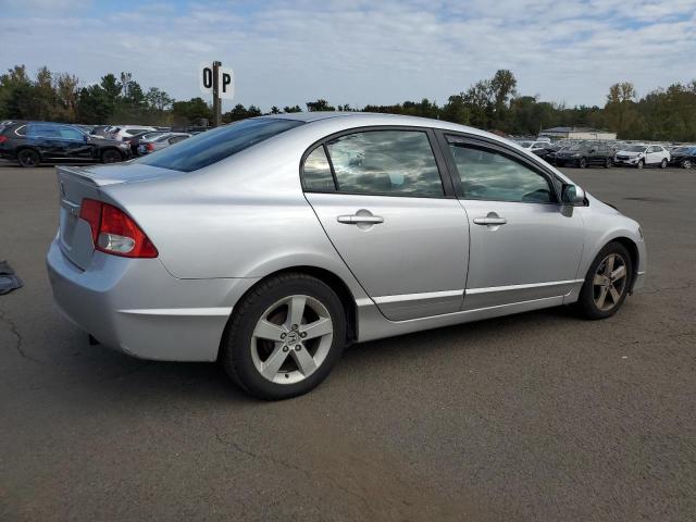 2HGFA1F63BH526437 - 2011 HONDA CIVIC LX-S 银色 照片 3