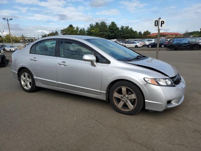 2HGFA1F63BH526437 - 2011 HONDA CIVIC LX-S 银色 照片 4