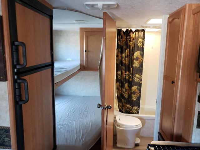 4YDT2802176410446 - 2007 KEYSTONE PASSPORT WHITE photo 9