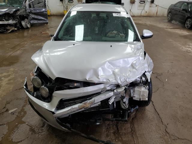 1G1JA5SH8G4101817 - 2016 CHEVROLET SONIC LS 银色 照片 5