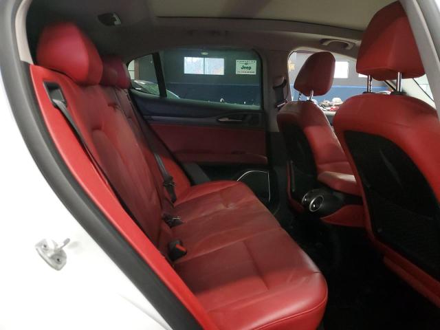 ZASPAKBN1K7C68654 - 2019 ALFA ROMEO STELVIO TI WHITE photo 10