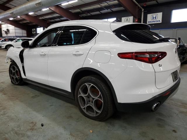 ZASPAKBN1K7C68654 - 2019 ALFA ROMEO STELVIO TI WHITE photo 2