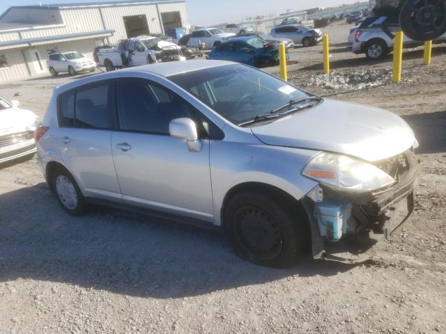 3N1BC13EX9L482881 - 2009 NISSAN VERSA S SILVER photo 4