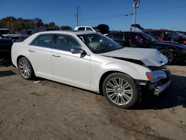 2C3CCAPT7CH312136 - 2012 CHRYSLER 300C LUXURY WHITE photo 4