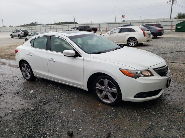 19VDE1F78EE005810 - 2014 ACURA ILX 20 TECH WHITE photo 4