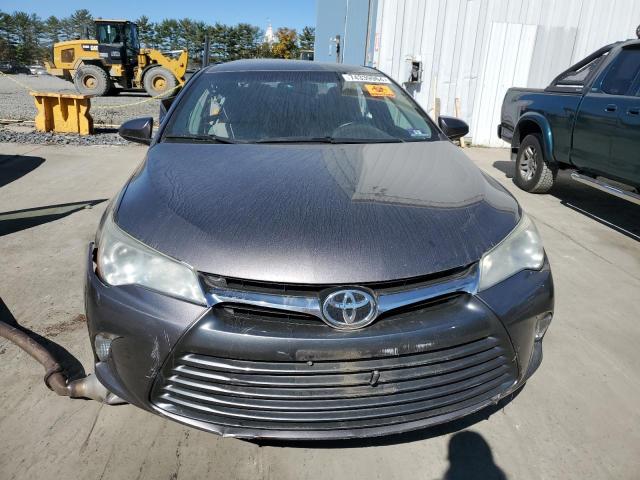 4T4BF1FK4FR467222 - 2015 TOYOTA CAMRY LE GRAY photo 5