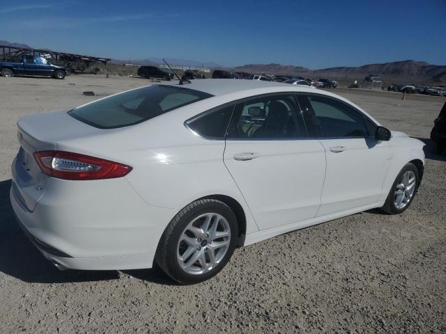 3FA6P0H72DR325347 - 2013 FORD FUSION SE WHITE photo 3