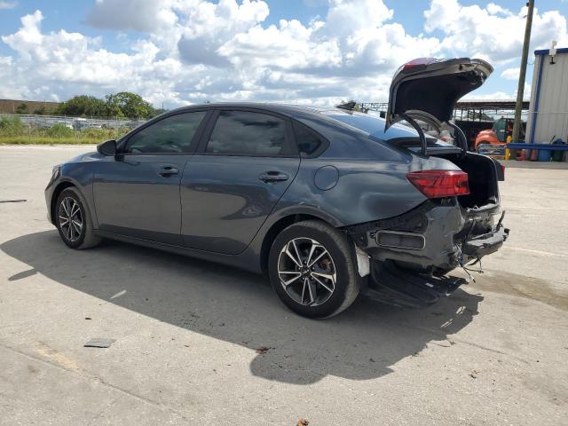 3KPF24AD6PE580739 - 2023 KIA FORTE LX GRAY photo 2