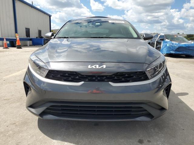 3KPF24AD6PE580739 - 2023 KIA FORTE LX GRAY photo 5