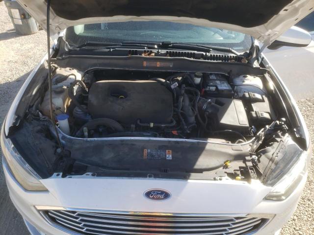 3FA6P0HD0JR150002 - 2018 FORD FUSION SE WHITE photo 11