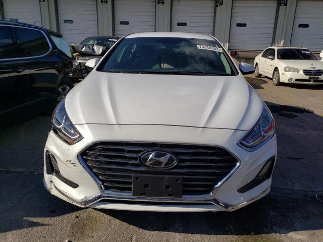 5NPE24AF7KH754528 - 2019 HYUNDAI SONATA SE WHITE photo 5