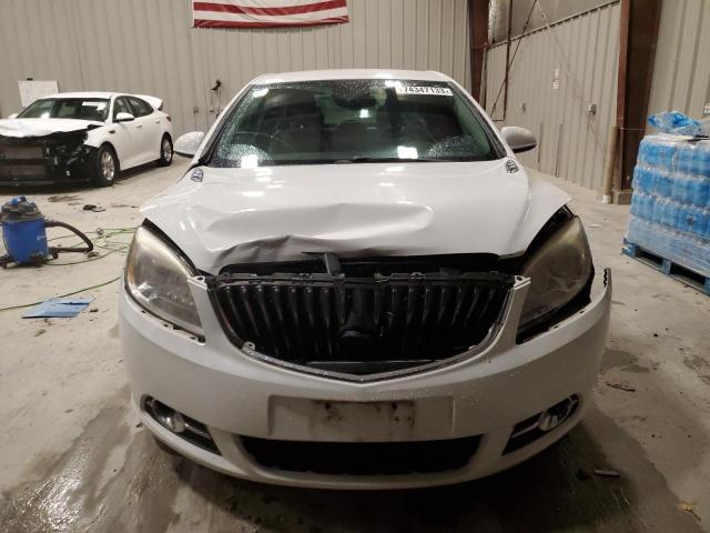 1G4PP5SK0D4121093 - 2013 BUICK VERANO WHITE photo 5