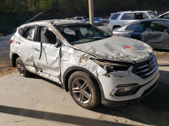 5XYZU3LBXJG547721 - 2018 HYUNDAI SANTA FE S WHITE photo 4