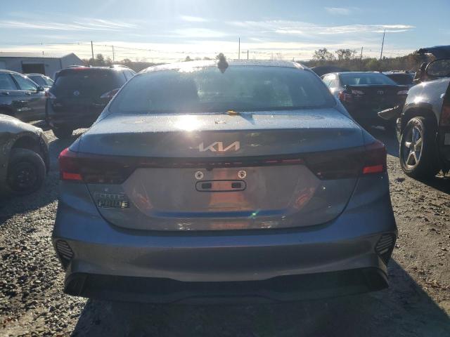 3KPF24AD0NE500591 - 2022 KIA FORTE FE GRAY photo 6