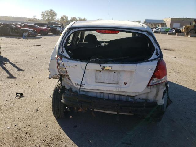 KL1TD66678B097611 - 2008 CHEVROLET AVEO BASE WHITE photo 6