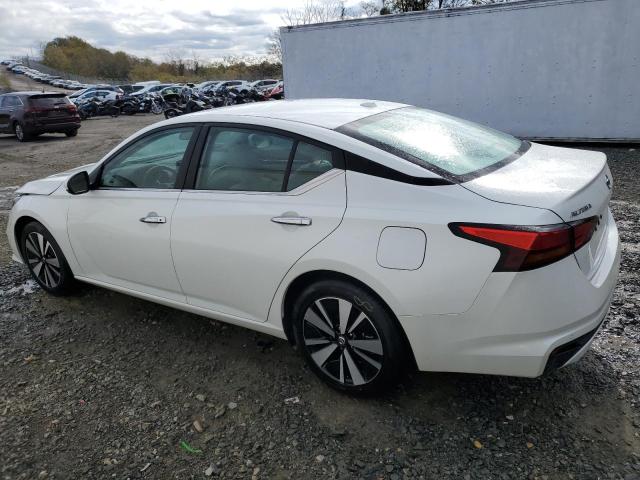 1N4BL4DV4NN372499 - 2022 NISSAN ALTIMA SV WHITE photo 2