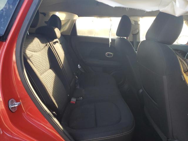 KNDJP3A52G7839368 - 2016 KIA SOUL + RED photo 11