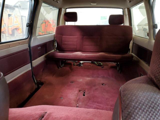 JT3YR26V7F5058940 - 1985 TOYOTA VAN WAGON LE TWO TONE photo 10